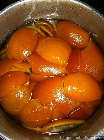 Recepta de cuina de Pell de taronja confitada