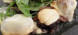 Medallonets de cua de bou desossada amb patata trufada, codony i mozzarella fumada