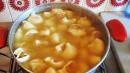 Recepta de cuina de Sopa de galets farcits de carn picada