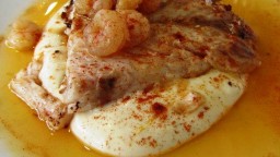 Recepta de cuina de Mero a la planxa amb oli picant, gambetes i parmentier de patata