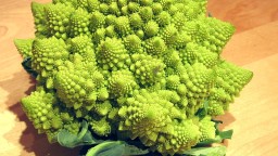 Recepta de cuina de Romanesco al vapor amb patates i mongetes verdes