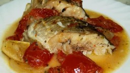 Recepta de cuina de Bacallà fresc guisat al forn amb fumet