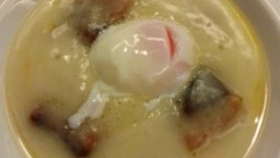 Recepta de cuina de Parmentier de patata amb ou escalfat amb cansalada de coll confitada i tòfona negra