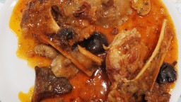 Recepta de cuina de Braó de porc guisat amb salsa de bolets