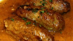 Recepta de cuina de Farcells de col amb carn picada