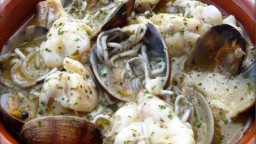 Recepta de cuina de Cocotxes de bacallà al pil pil amb gules i cloïsses