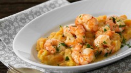 Recepta de cuina de Puré de patates,  pastanaga i coco, amb gambes