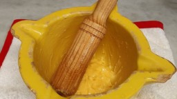 Recepta de cuina de Allioli casolà fet amb morter