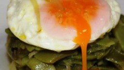 Recepta de cuina de Mongetes verdes amb ou ferrat