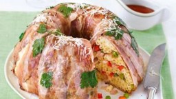 Recepta de cuina de Motlle de macarrons cobert amb pernil serrà