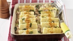 Recepta de cuina de Gratinat de galetes de sèmola amb carn picada