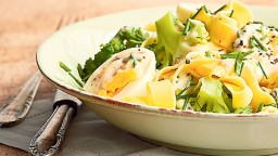 Recepta de cuina de Ous amb salsa, pasta i bròquil