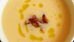 Recepta de cuina de Crema de meló amb encenalls de pernil ibèric