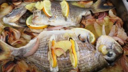 Recepta de cuina de Sards al forn amb patates i ceba