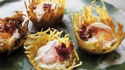 Recepta de cuina de Nius de patata amb foie, ou fregit i pernil serrà