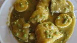 Recepta de cuina de Bacallà amb ou dur, carxofes i pèsols