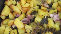 Recepta de cuina de Patates al forn per a acompanyament de plats