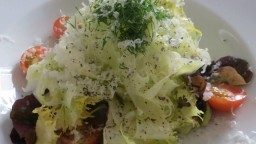 Recepta de cuina de Amanida de fonoll amb parmesà ratllat