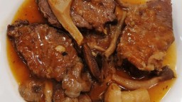 Recepta de cuina de Galta de vedella desossada i guisada amb bolets