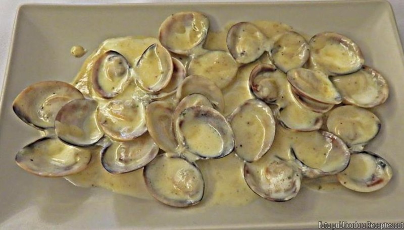 Cloïsses a la crema de gin Xoriguer