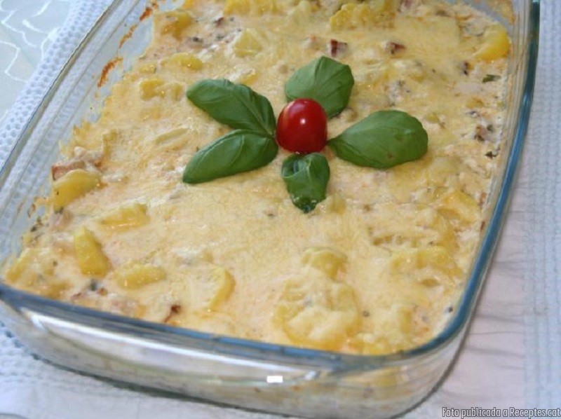Graten de patates amb restos d'un rostit