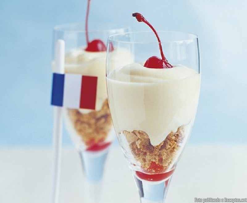 Mousse de cava amb cireres