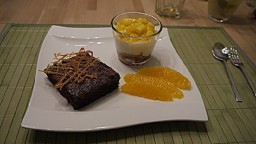 Recepta de cuina de Postres en got amb Amarettini, crema fresca i fruita