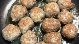 Recepta de cuina de Mandonguilles de vedella amb samfaina