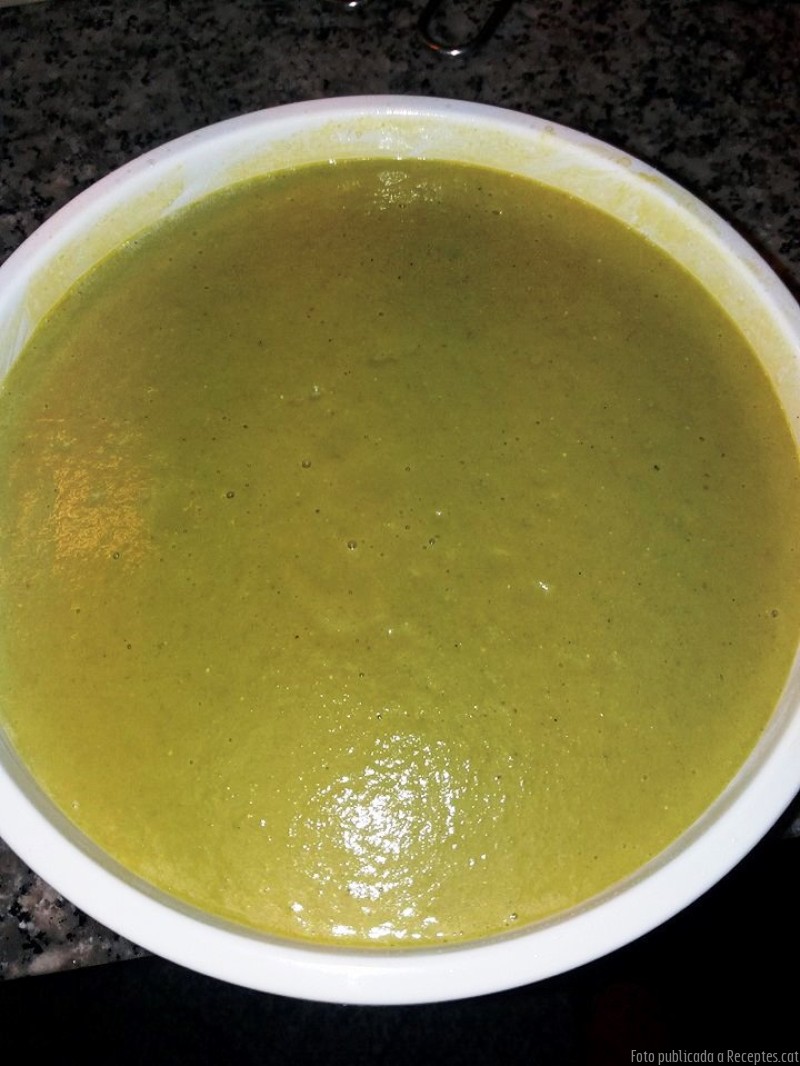 Crema de mongetes tendres i formatge feta