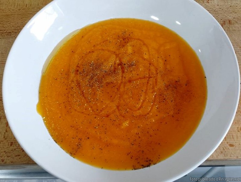 Sopa de carbassa i ceba confitada