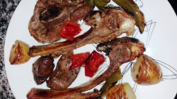 Recepta de cuina de Xai al forn amb pebrots i patates