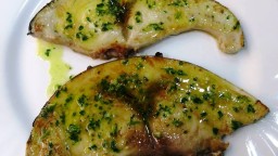 Recepta de cuina de Peix espasa o emperador a la planxa amb emulsió d'all i julivert