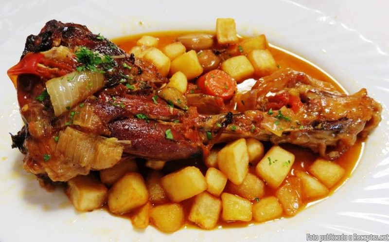 Braó de xai al forn amb guarnició