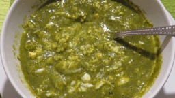 Recepta de cuina de Crema d'espinacs i carbassó amb ou dur