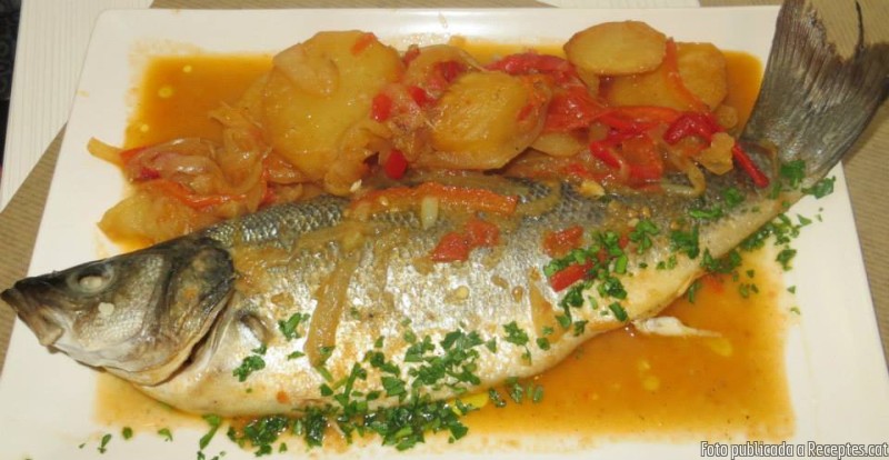 Llobarro al forn amb patates