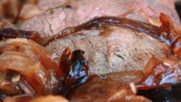 Recepta de cuina de Magret d'ànec amb ceba caramel·litzada