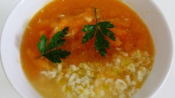 Recepta de cuina de Crema de carbassa amb brou de carn i toc d'ou dur ratllat