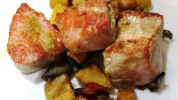 Recepta de cuina de Daus de tonyina a la planxa amb patates i hortalisses