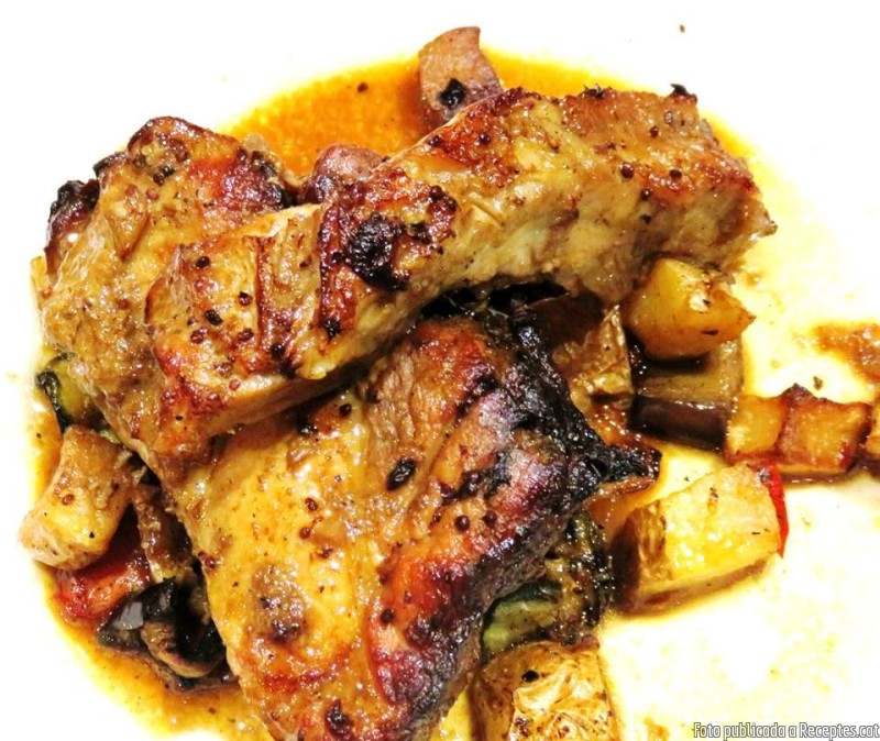 Costellam de porc rostit amb cervesa negra i mostassa antiga