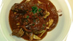 Recepta de cuina de Civet de porc senglar al vi negre