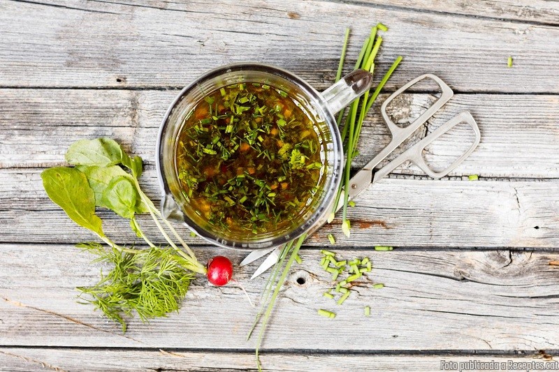 Vinagreta amb herbes aromàticas