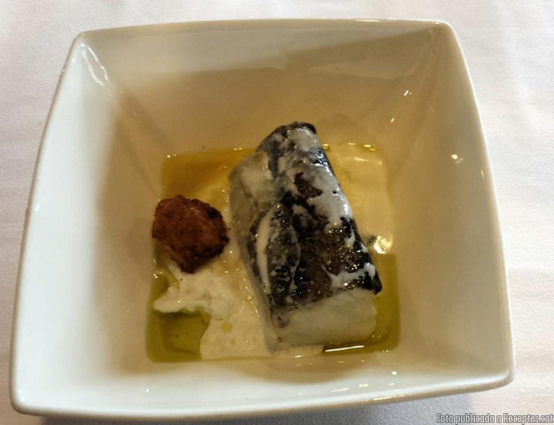 Morro de bacallà confitat amb espinacs tendres i brandada