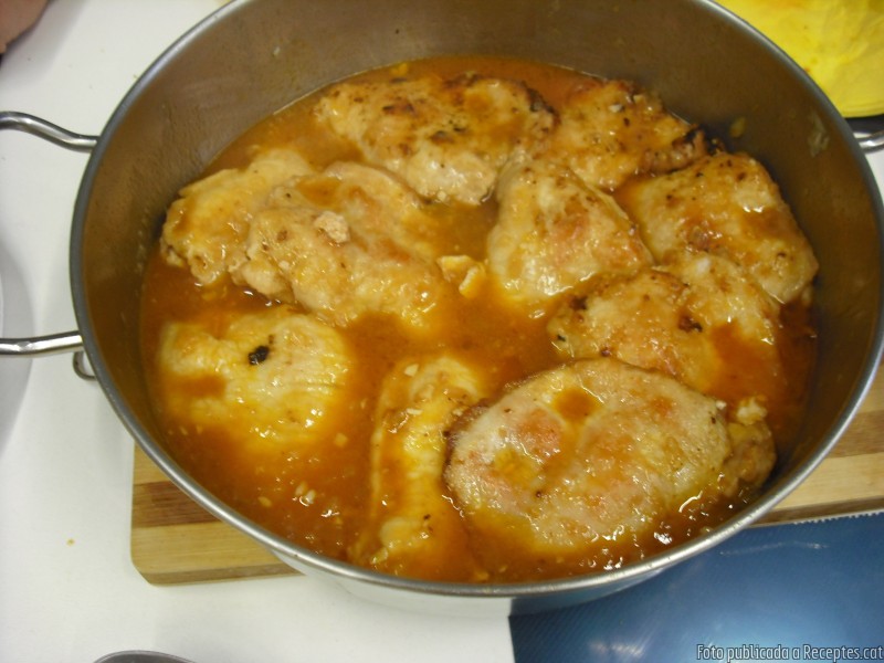 Llibrets de llom farcits amb salsa