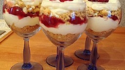 Recepta de cuina de Postres amb cireras i mato