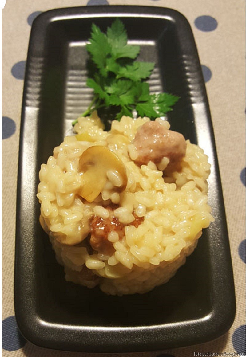 Risotto de bolets amb boletes de salsitxa