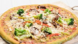 Recepta de cuina de Pizza vegetal amb massa d'espinacs