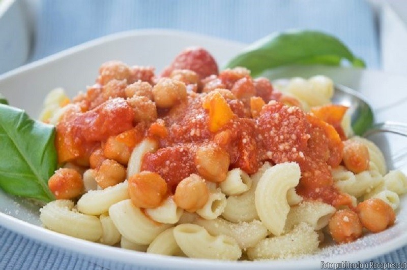 Pasta amb salsa de mongeta i cigró