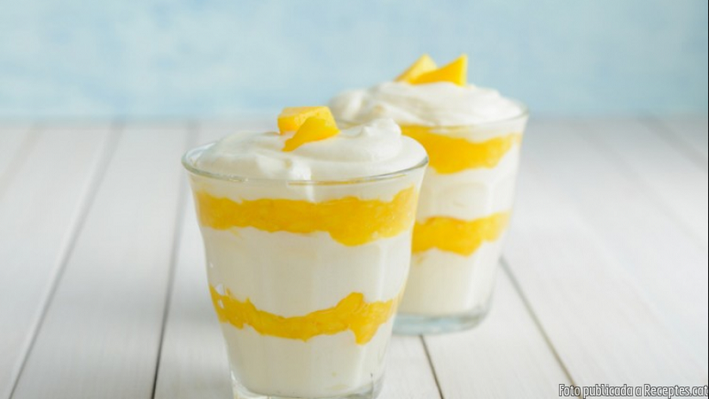 Mango i mousse de coco