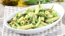Recepta de cuina de Macarrons amb espàrrecs verds i pèsols