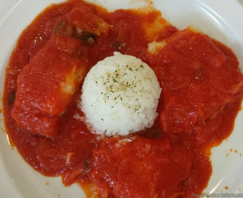 Bacallà amb tomàquet i arròs blanc